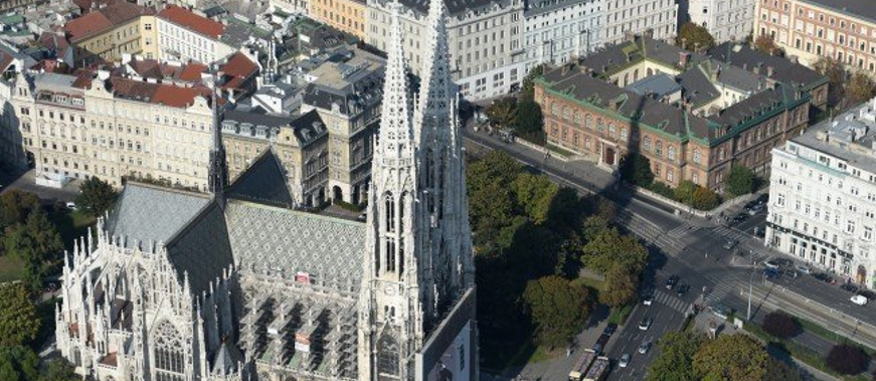 Säubern der Votivkirche